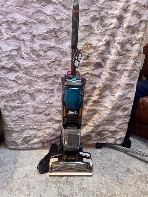 Customer photo: Shark CarpetXpert HairPro on a rug at home